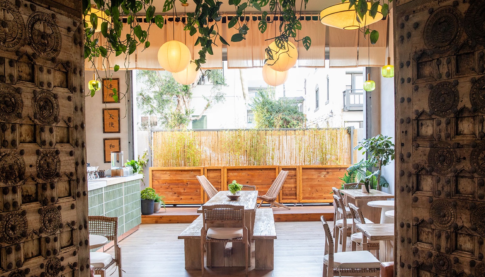 KYO Lounge open-air seating